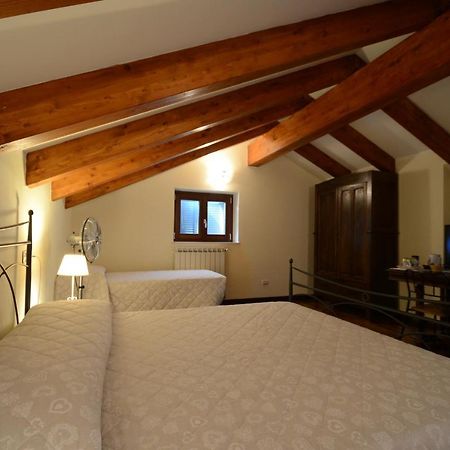 Cisano sul Neva Mirbea Bed & Breakfast エクステリア 写真