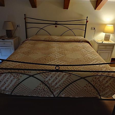 Cisano sul Neva Mirbea Bed & Breakfast エクステリア 写真